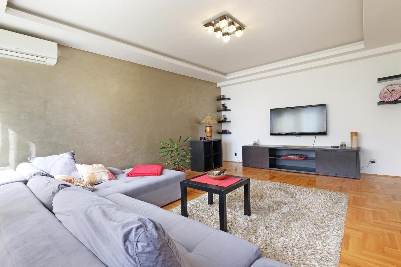 Big Blue Apartment - Belgrado Exterior foto